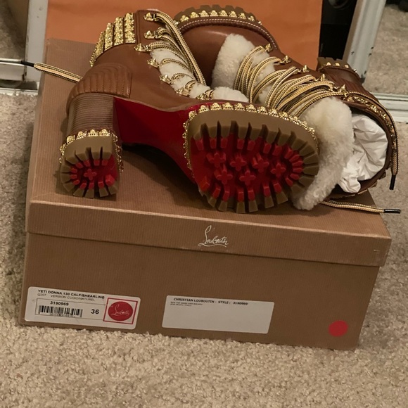 Christian Louboutin Yeti Donna 130 Shearling Fur Booties - Picture 4 of 7